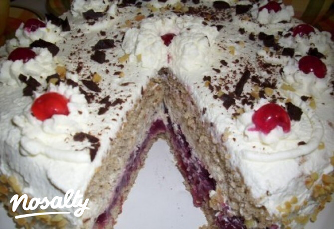 Cseresznyetorta mogyorós tejszínnel