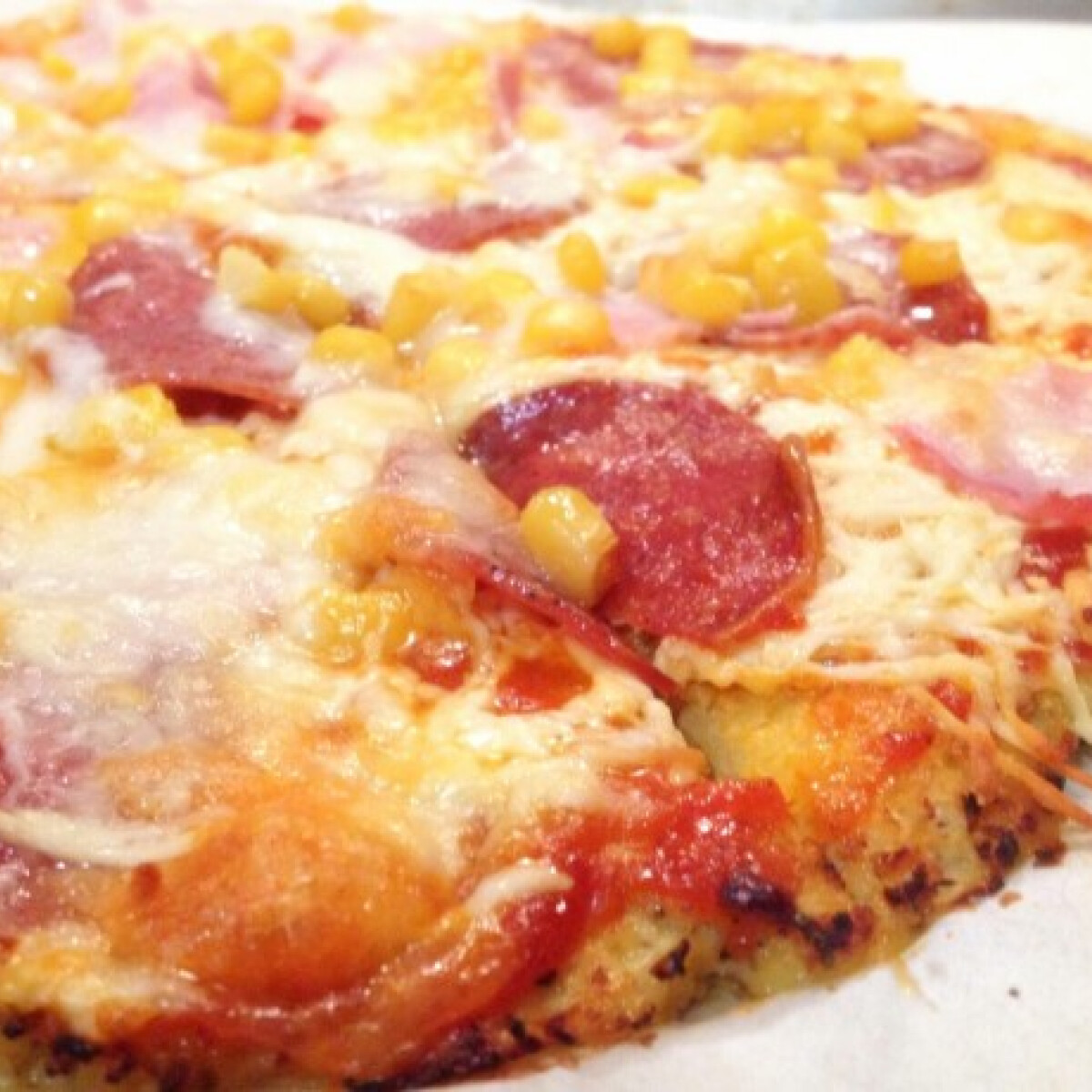 Ezen a képen: Karfiol alapú pizza