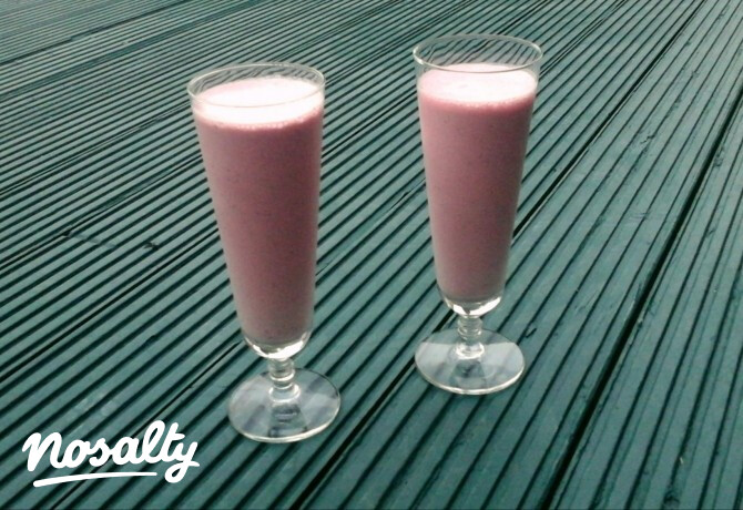 Indiai eper lassi