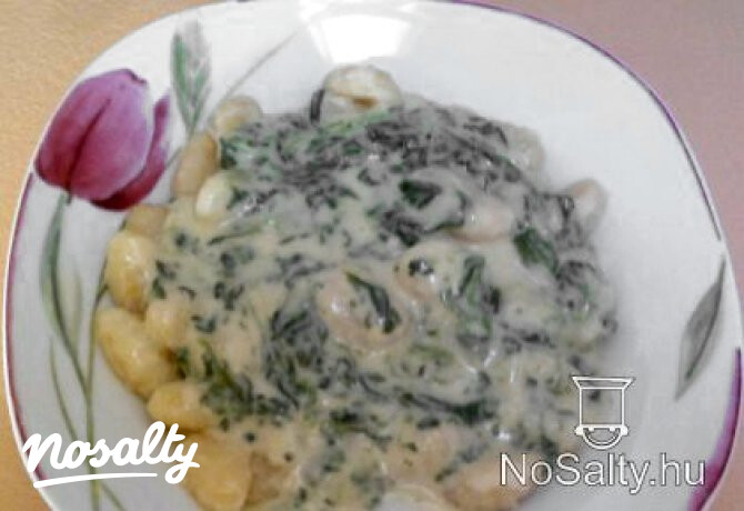 Gnocchi spinach and formaggi