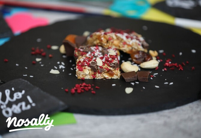 Sütés nélküli datolyás-kesudiós granola bar