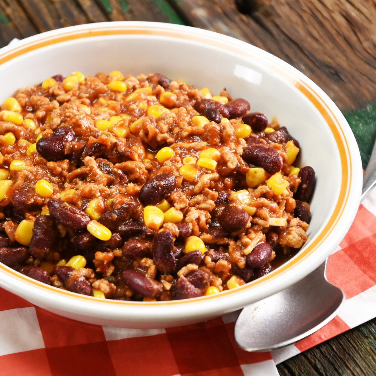 Ezen a képen: Gyors chilis bab