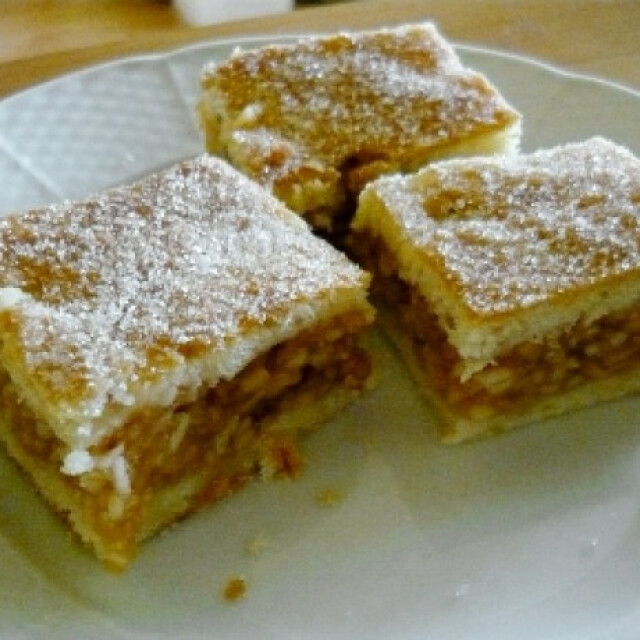Falusi Almas Pite Nosalty