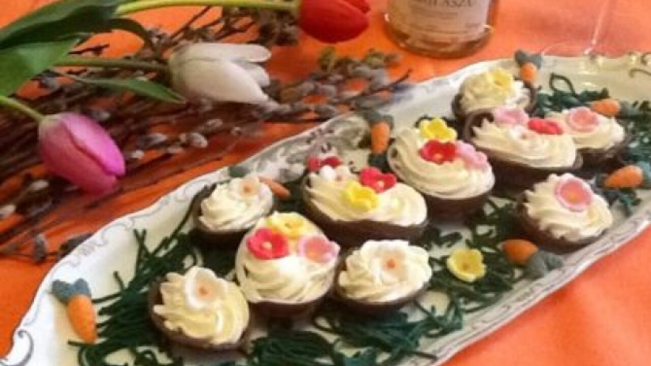 Fehér csokoládé mousse csokitojáskákban