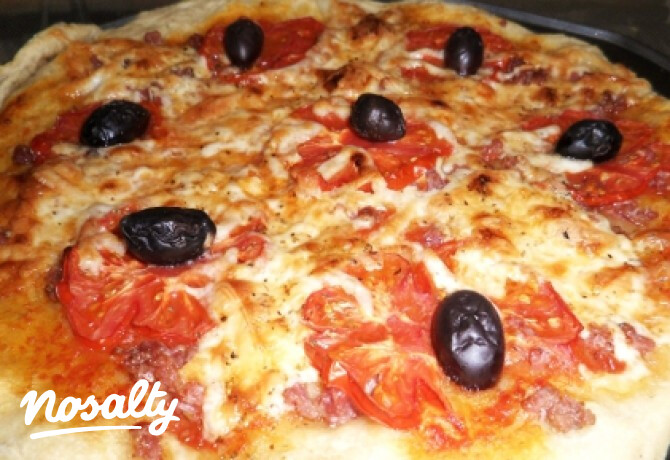 Pizza házi pizzaszósszal dianaturától