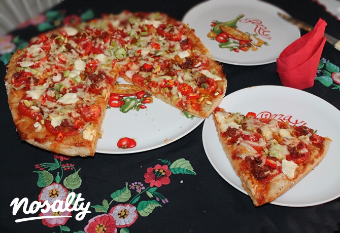 Paradicsomos pizza