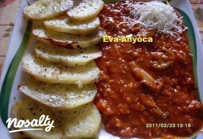 Bolognai szósz tepsis fűszeres burgonyával