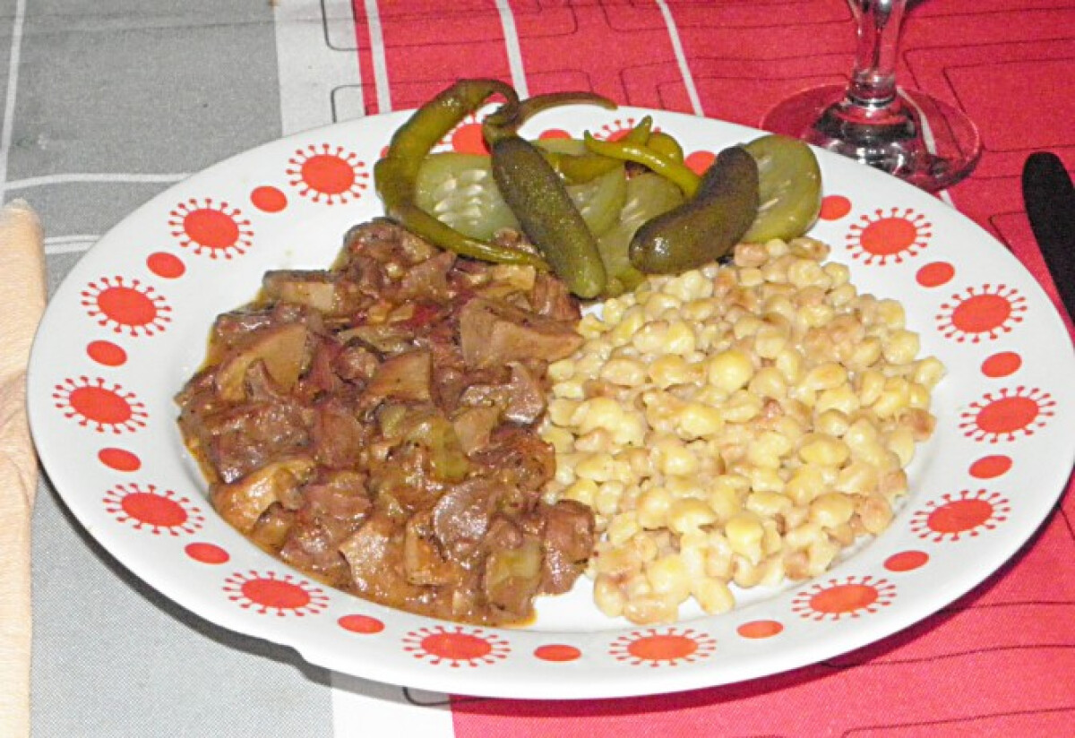 Zúzapörkölt vargányával-image