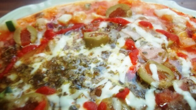 Pizza Con Prosciutto Funghi E Formaggio Nosalty