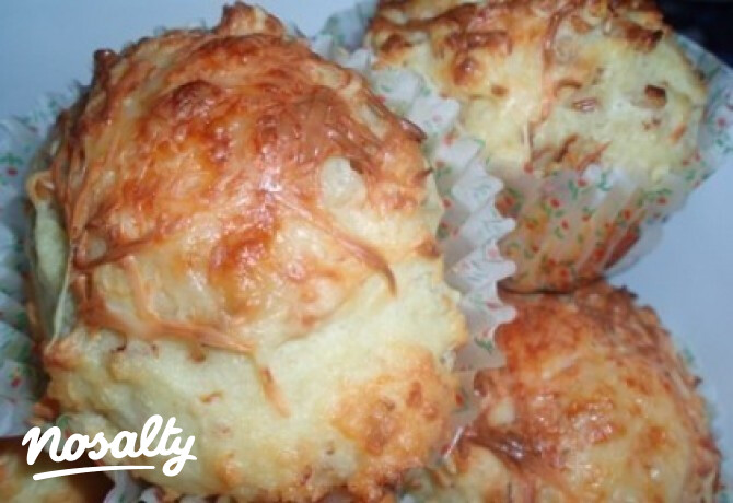 Sült hagymás-sajtos muffin
