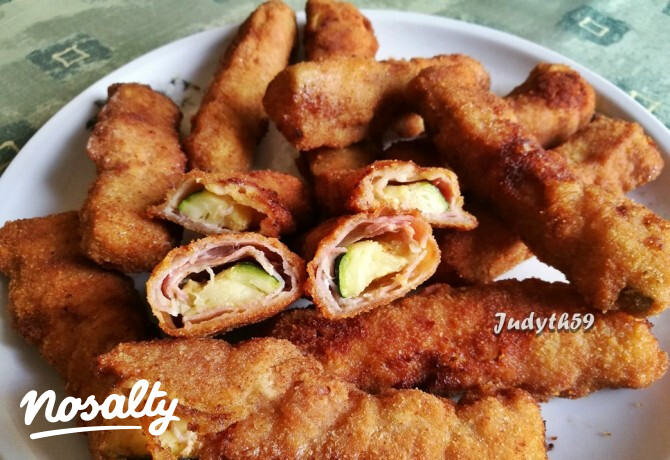 Baconbe göngyölt, fűszeres, rántott cukkini