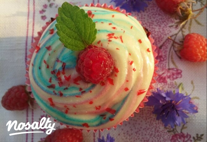 Málnás-diós cupcake