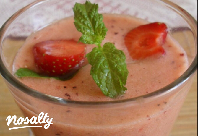 Mentás-gyümölcsös smoothie