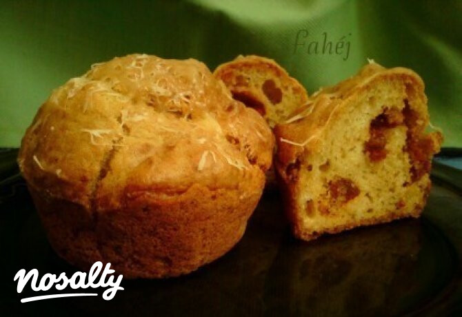 Kolbászos-sajtos muffin