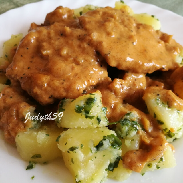 Serpenyos Szaftos Serteskaraj Nosalty