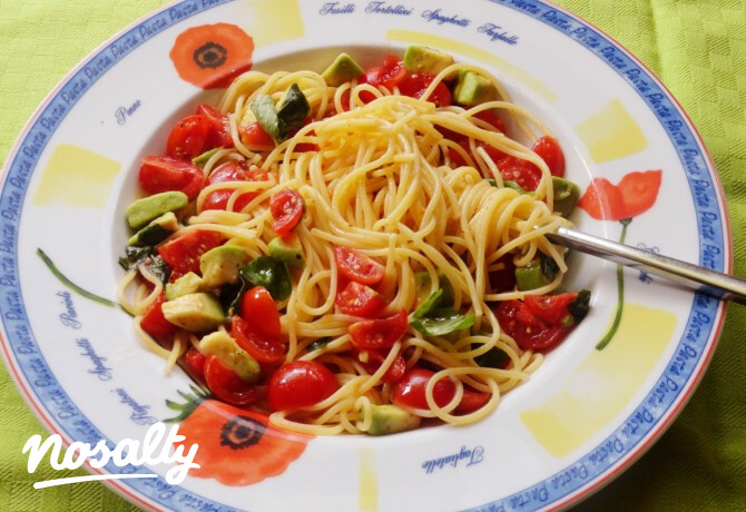 Avokádós paradicsomos spagetti