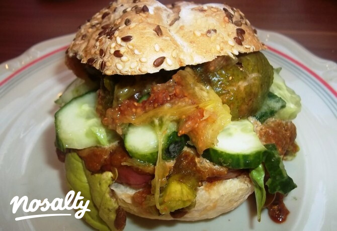 Pizzasonkás camembertes hamburger