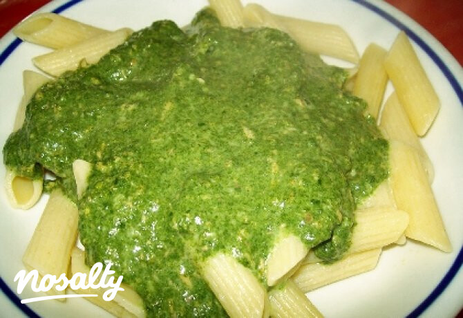 Spenótos-tonhalas penne sajtszósszal