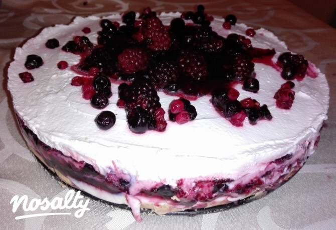 Sütés nélküli erdeigyümölcsös-mascarponés-joghurtos torta