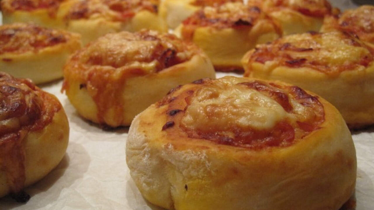 Sonkás baconös pizzás csiga