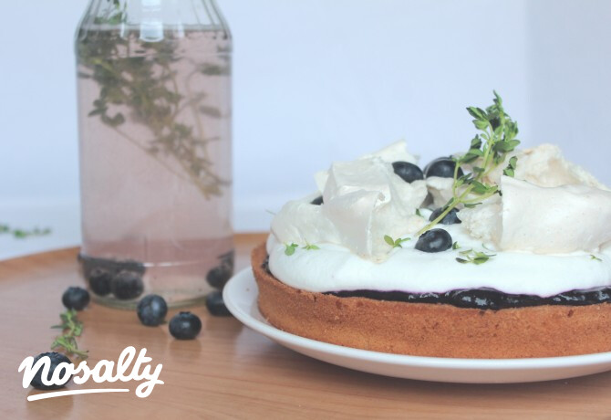 Kakukkfüves-áfonyás prosecco torta