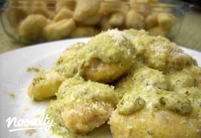 Pesto-szószos gnocchi