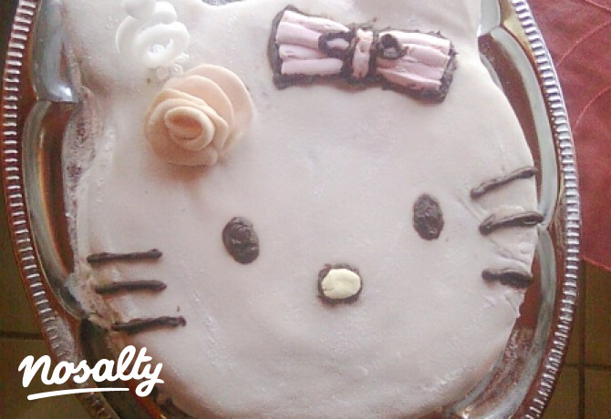 Csokoládés Hello Kitty torta Saci konyhájából