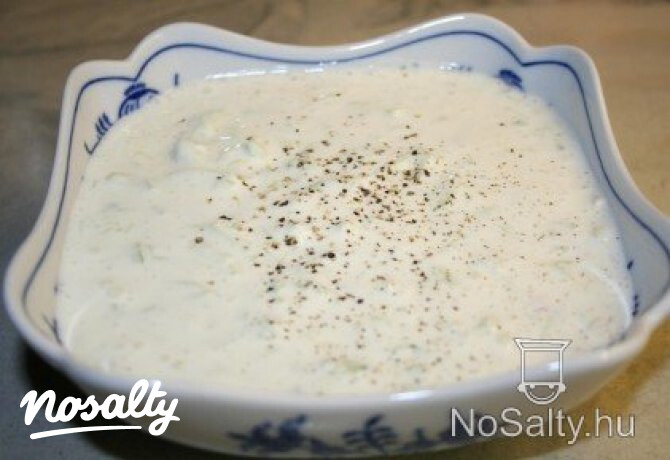Tzatziki tejfölösen