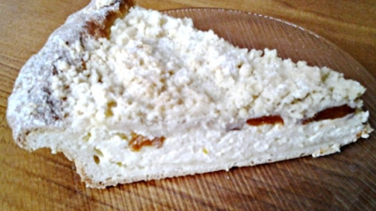 Sárgabarackos morzsolt torta