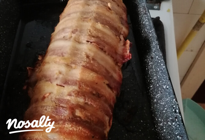 Egyben sült csirkemell, baconnal