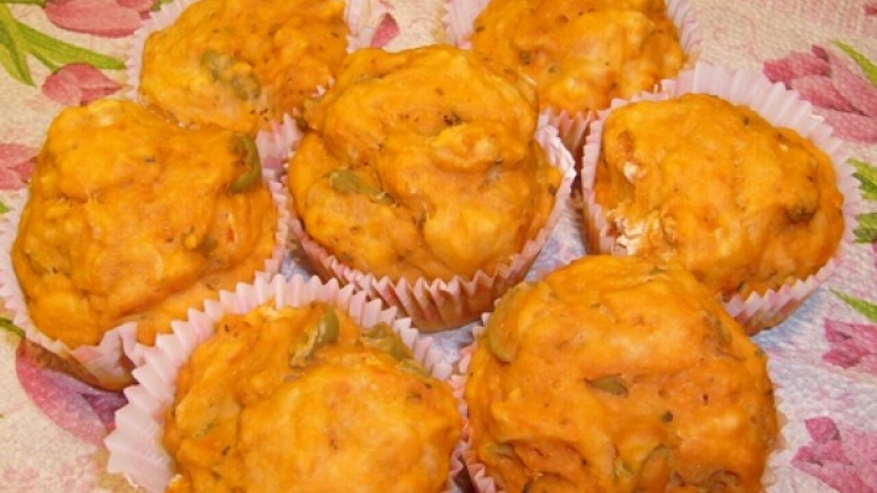 Bögrés sütőporos-pizzás muffin