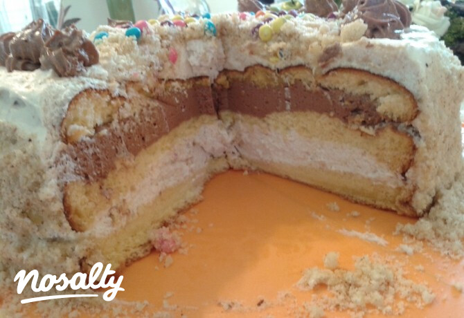 Amarettós-mogyorókrémes torta