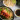 Fűszeres sült kacsa wok zöldségekkel és rizstésztával