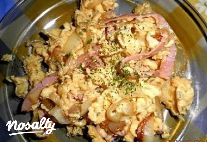 Sonkás - sajtos tojásrántotta