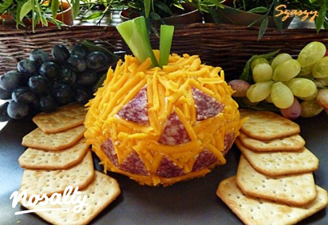 Halloweeni sajtos tökfej
