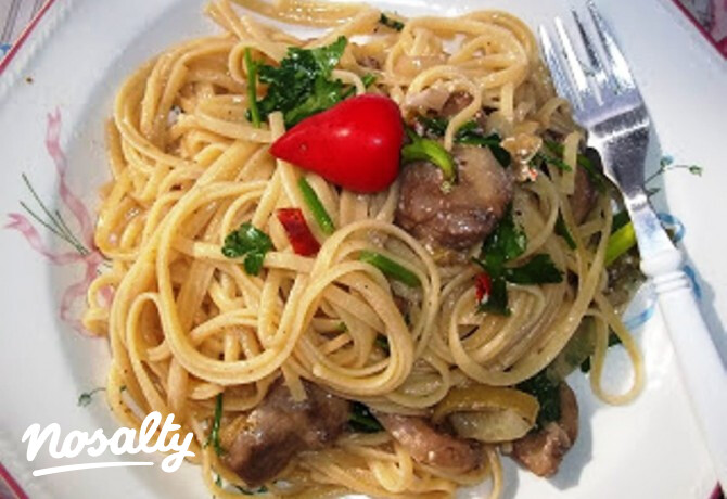 Szicíliai kétgombás spaghetti fehérborral