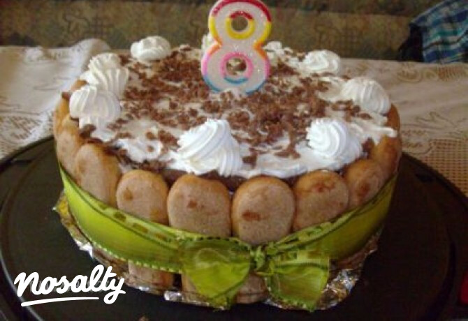 Csokis-kávés-rumos-babapiskótás torta