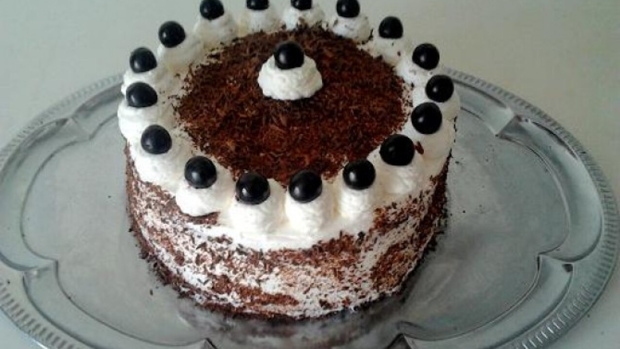 Diétás feketeerdő-torta xilittel
