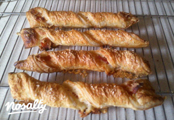 Ezen a képen: Leveles baconös rudak