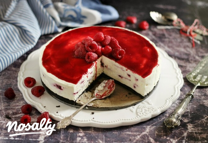 Málnás-fehércsokoládés-sajttorta