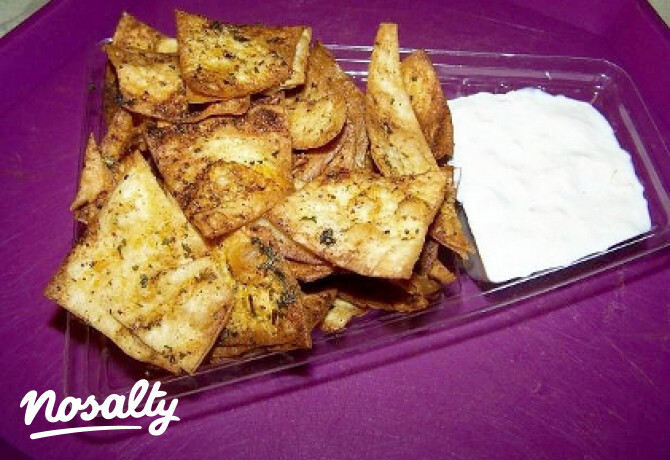 Házi nachos tejfölös mártogatóssal
