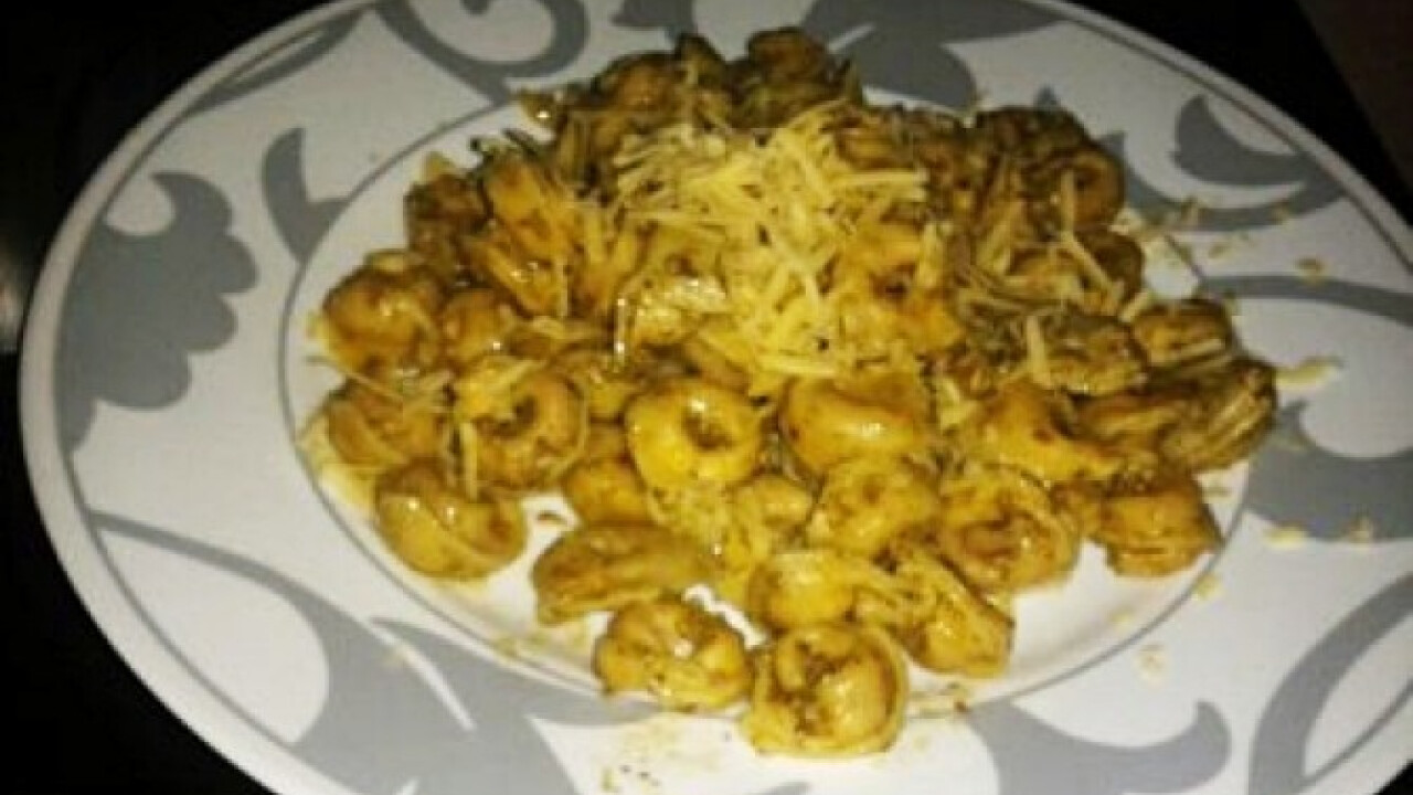Ricottás tortellini pestós szósszal