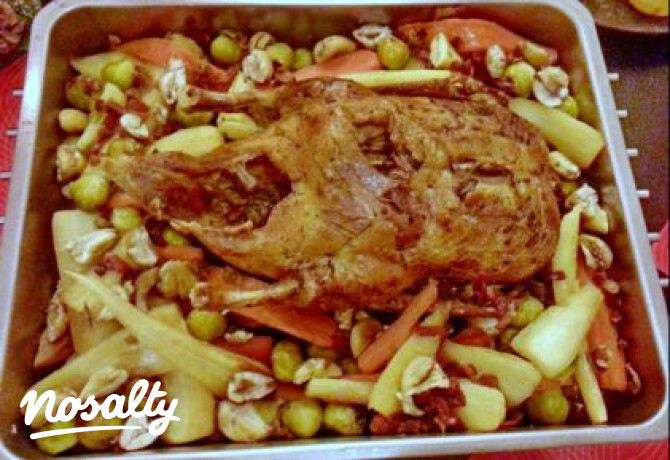 Kacsasült gesztenyés-baconös zöldséggel
