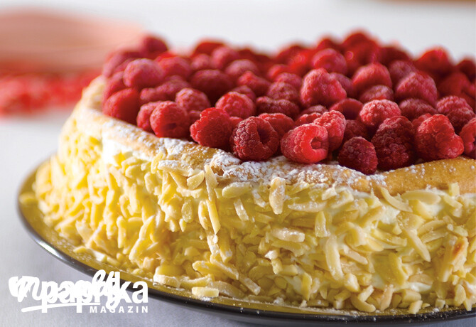 Piros gyümölcsös habcsóktorta