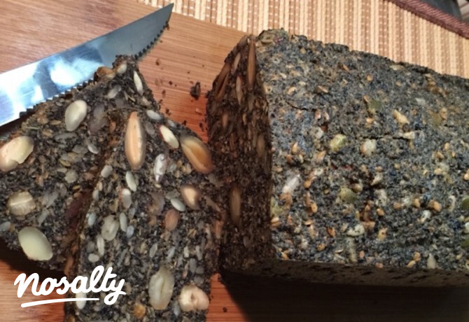 Fekete szezámmagos és sokmagos paleo kenyér