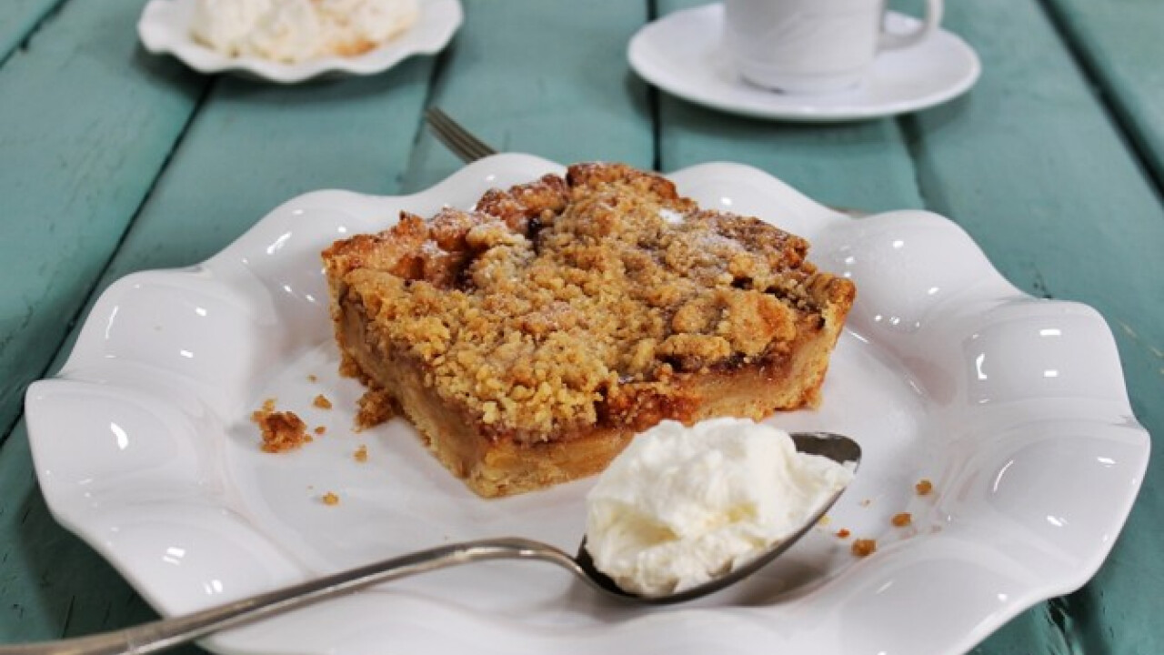 Morzsás almás pite