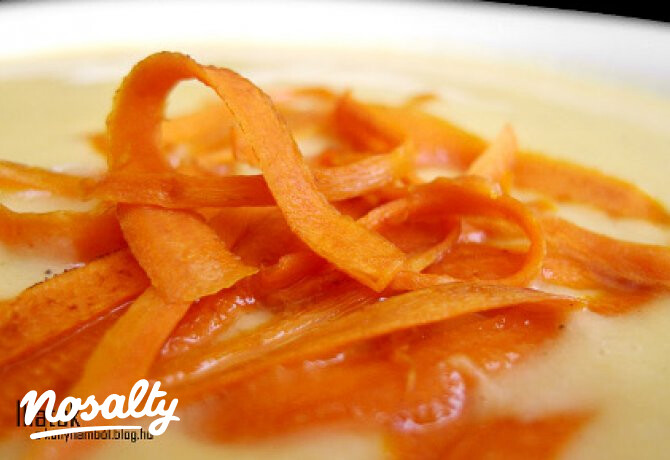 Karfiolkrémleves sárgarépa chips-szel