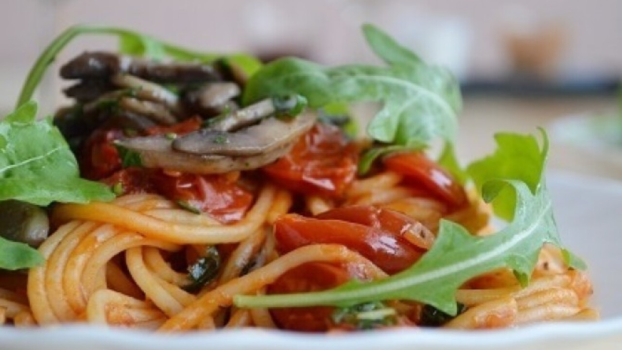Paradicsomos spagetti fokhagymás gombával