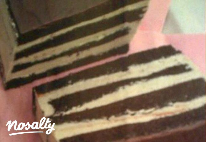 Meggylikőrös zebra szelet