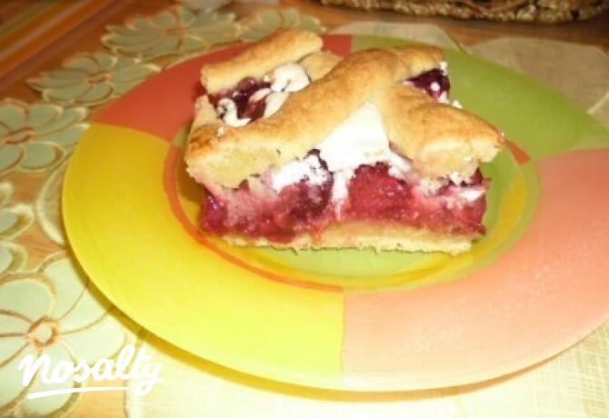Habos-rácsos meggyes pite